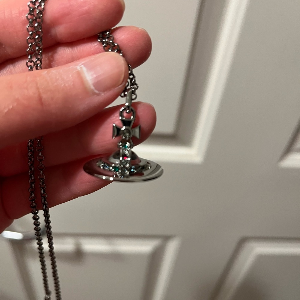 Vivienne Westwood Silver Orb Necklace - Picture 2 of 5